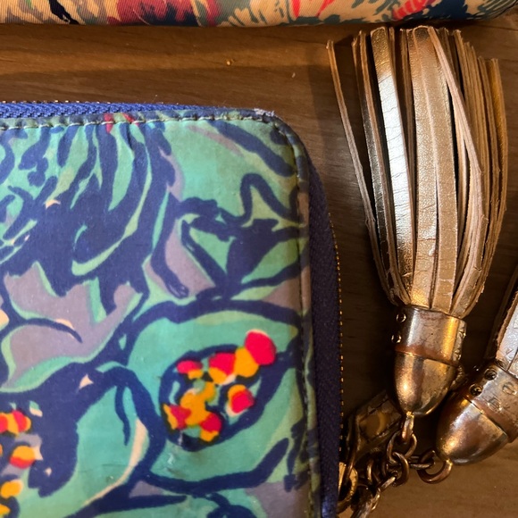 Lilly Pulitzer Tropical Print Clutch and Wallet - Picture 3 of 16